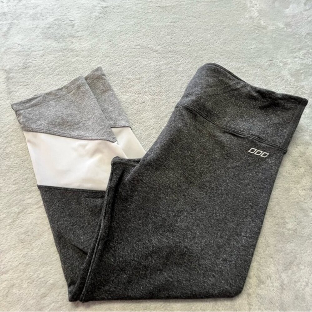 Lorna Jane Cropped Athletic Leggings